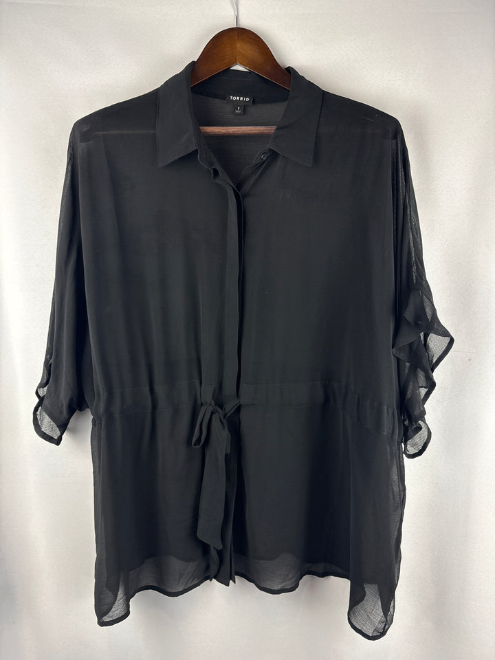 Women’s Torrid Size 1 Black Sheer Buttoned Blouse