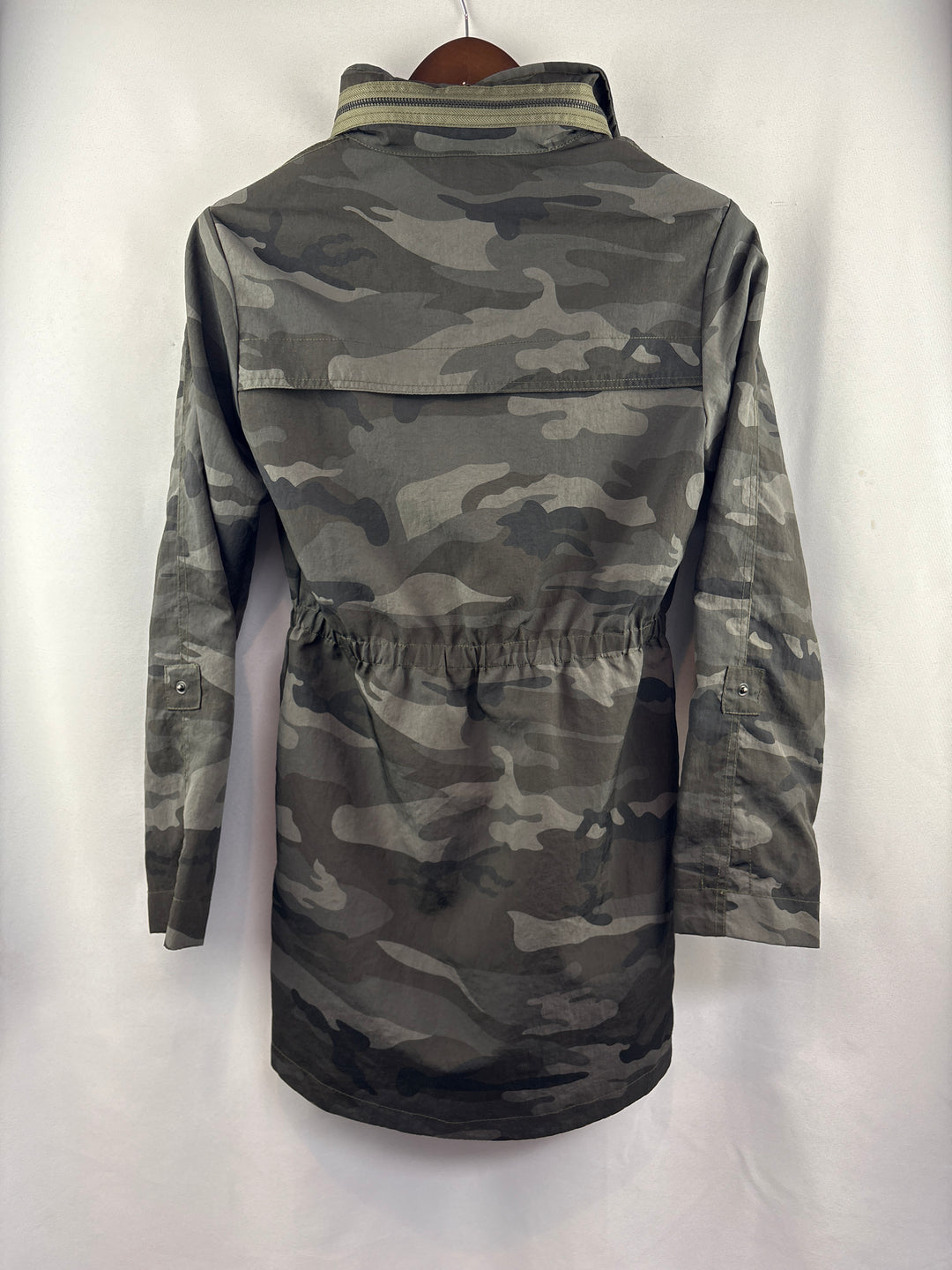 Women’s Tart Collections XS Dark Gray Camo Raincoat