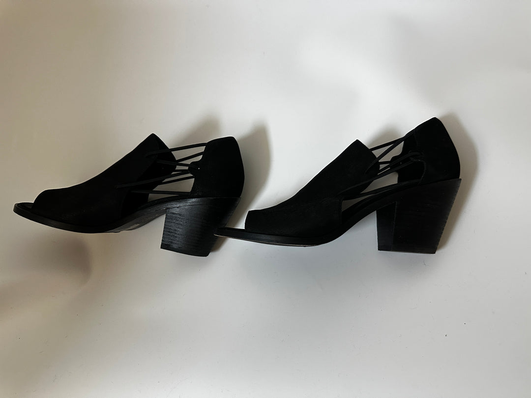 Eileen Fisher Black Cutout Open Toe Block Heel Shoes