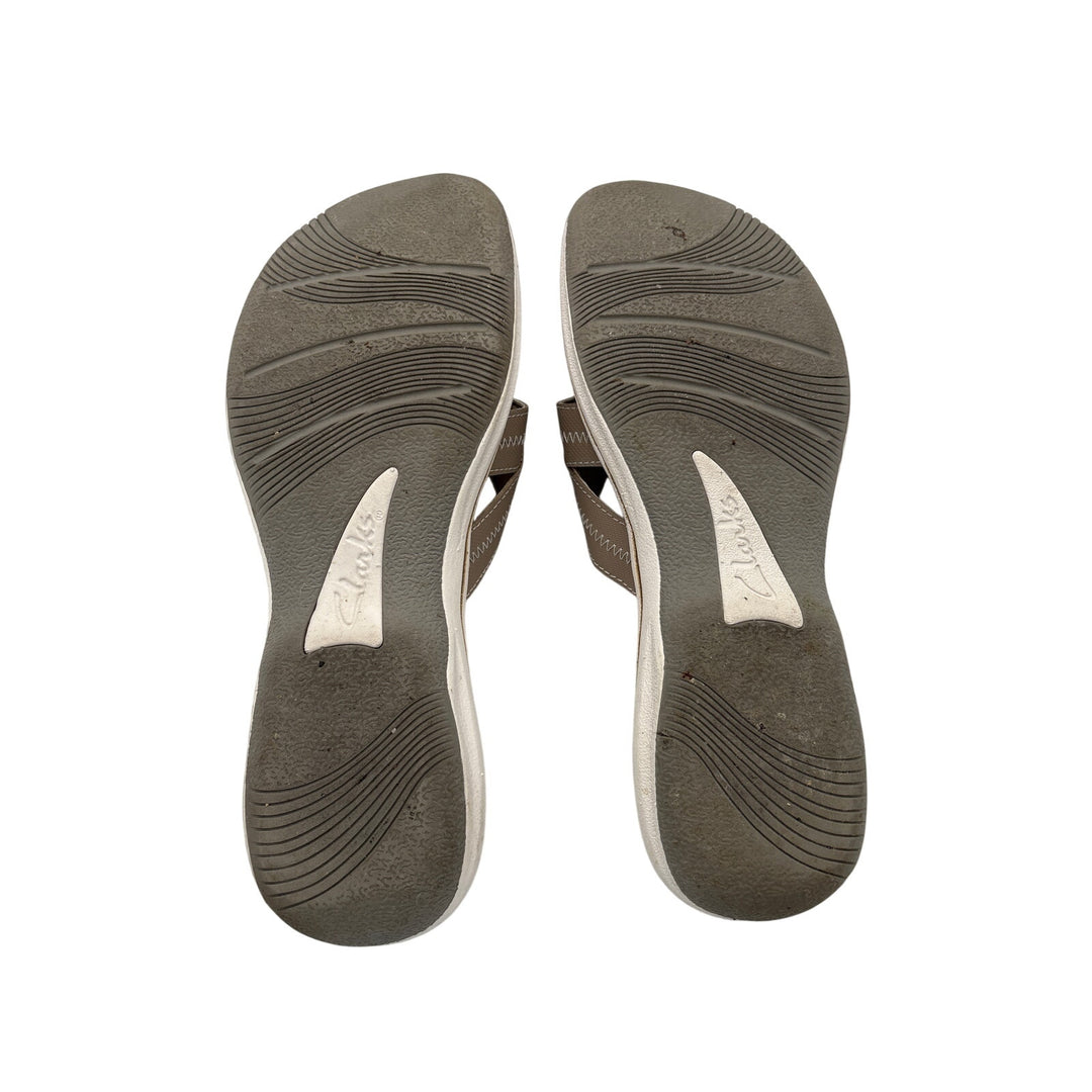 Women’s Clark’s Size 8 Greige Thong Sandals