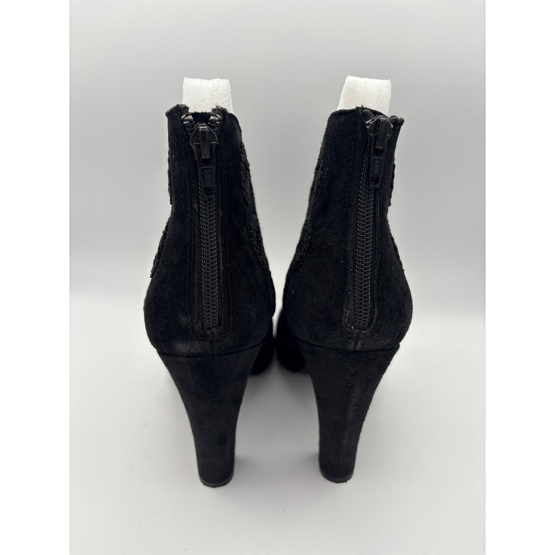 Women’s Seychelles Size 9 Black Suede Heeled Ankle Boots w/ Embroidery.
