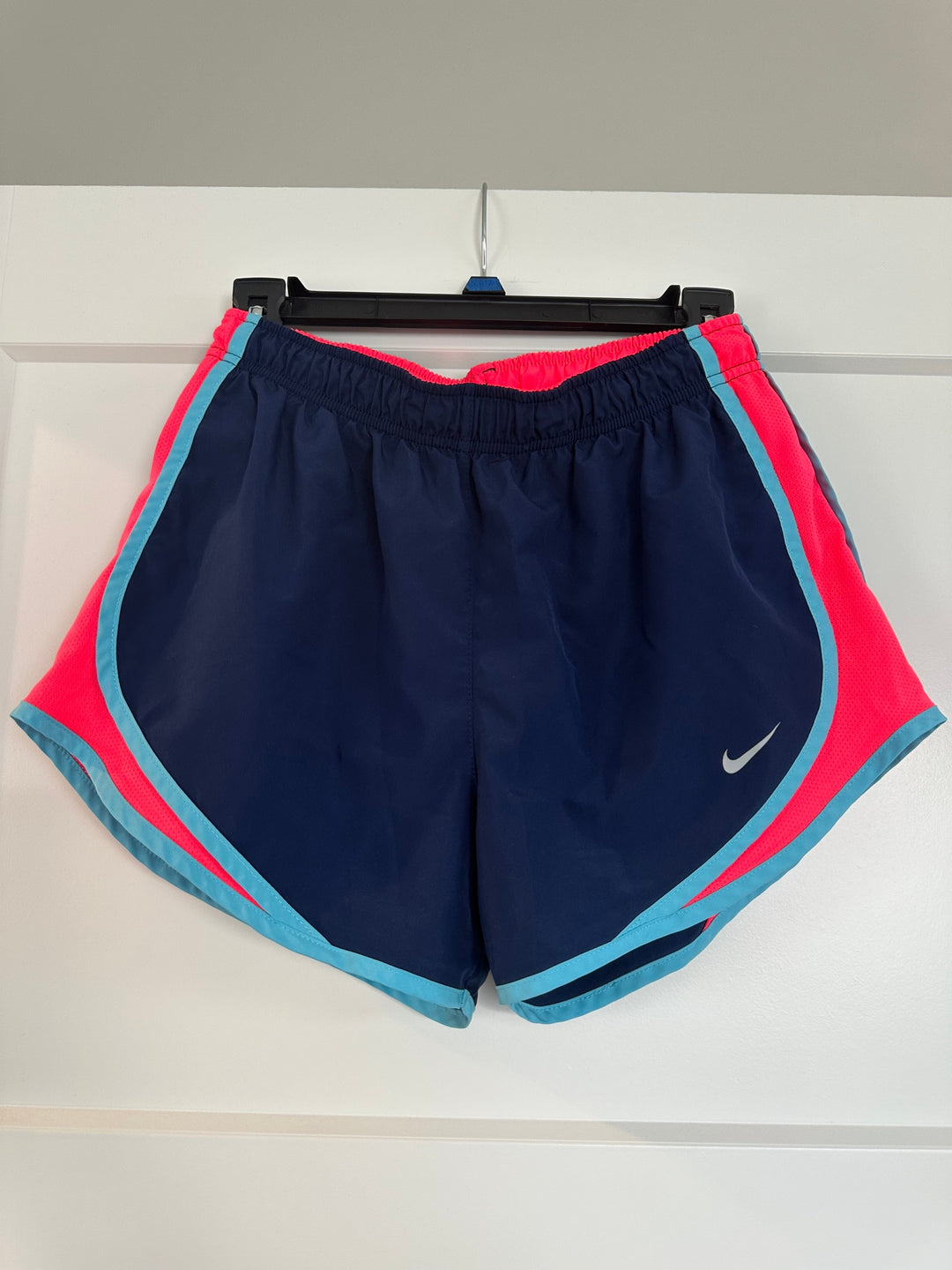 Nike Womens Tempo Dri Fit Mid Rise 3 Inch Running Shorts Size Small