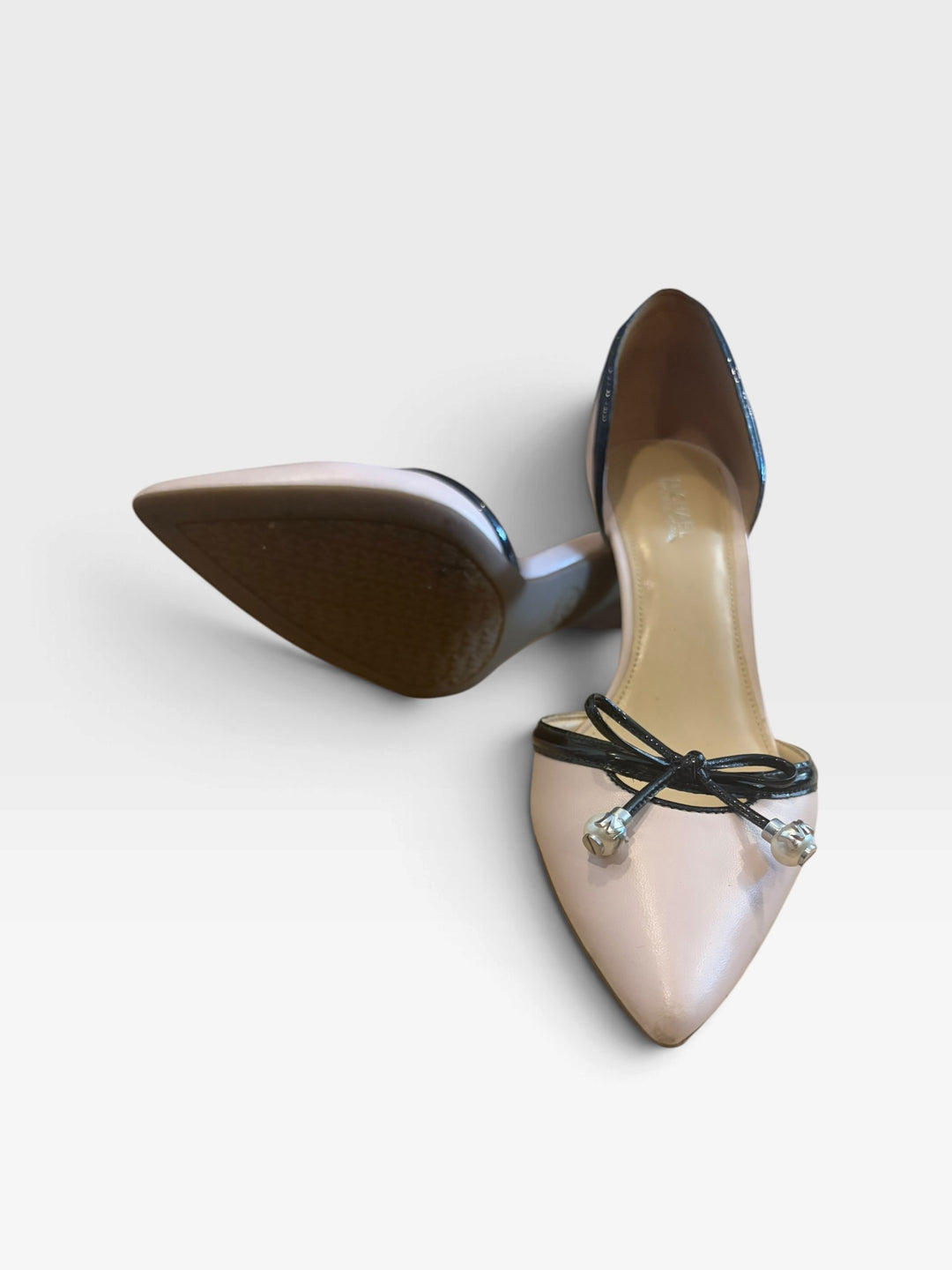Michael Kors Blush Beige Pointed Toe Bow Pearl Pumps Size 6