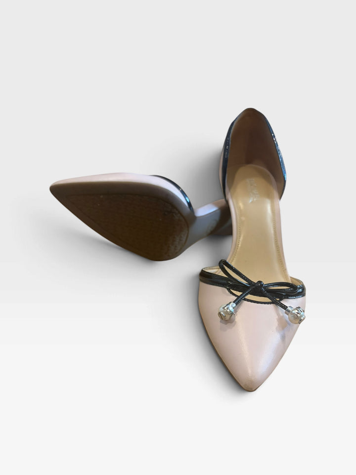 Michael Kors Blush Beige Pointed Toe Bow Pearl Pumps Size 6