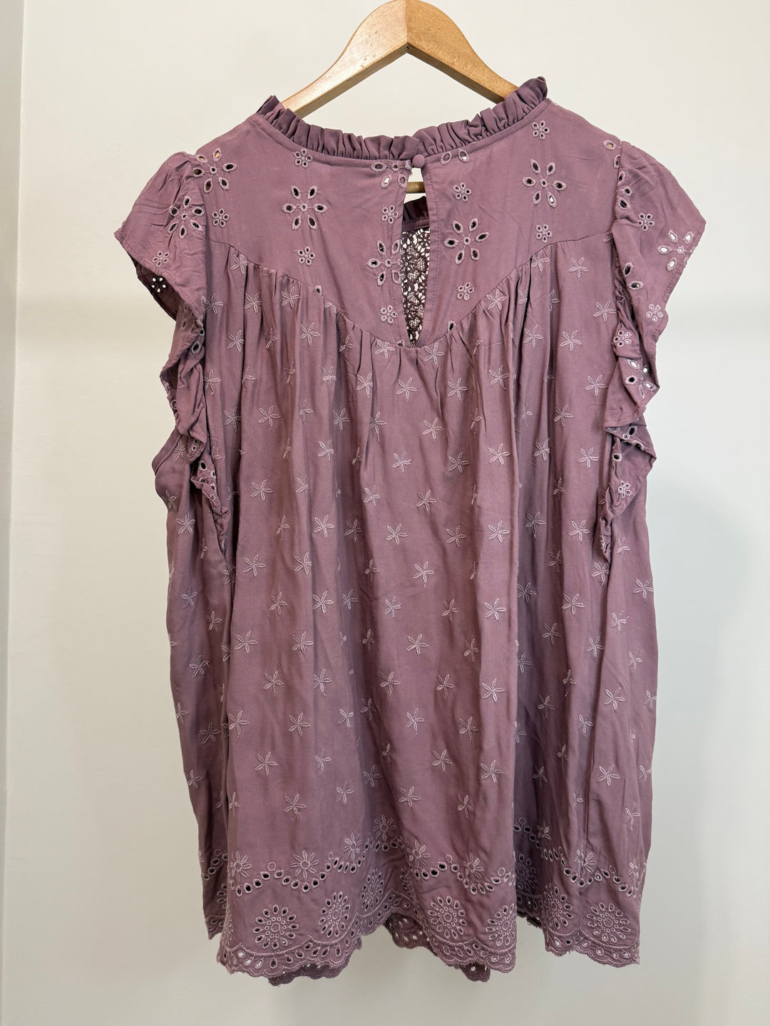 Torrid Eyelet Embroidered Peplum Blouse Rose Taupe NWT Sz1/1X