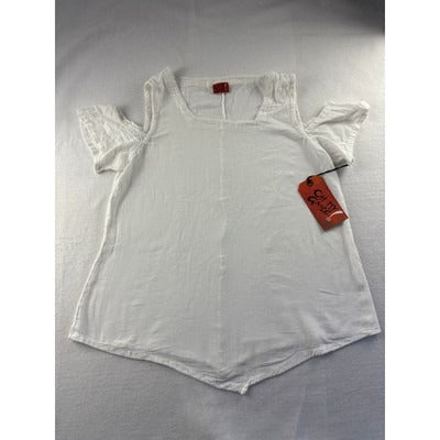 Women’s Oh My Gauze! Size 2X White Short Sleeved Blouse.