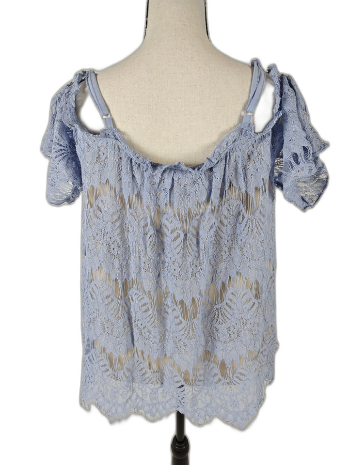 Women’s Blue Rain Lace Cold Shoulder Top Light Blue Size Medium NWT