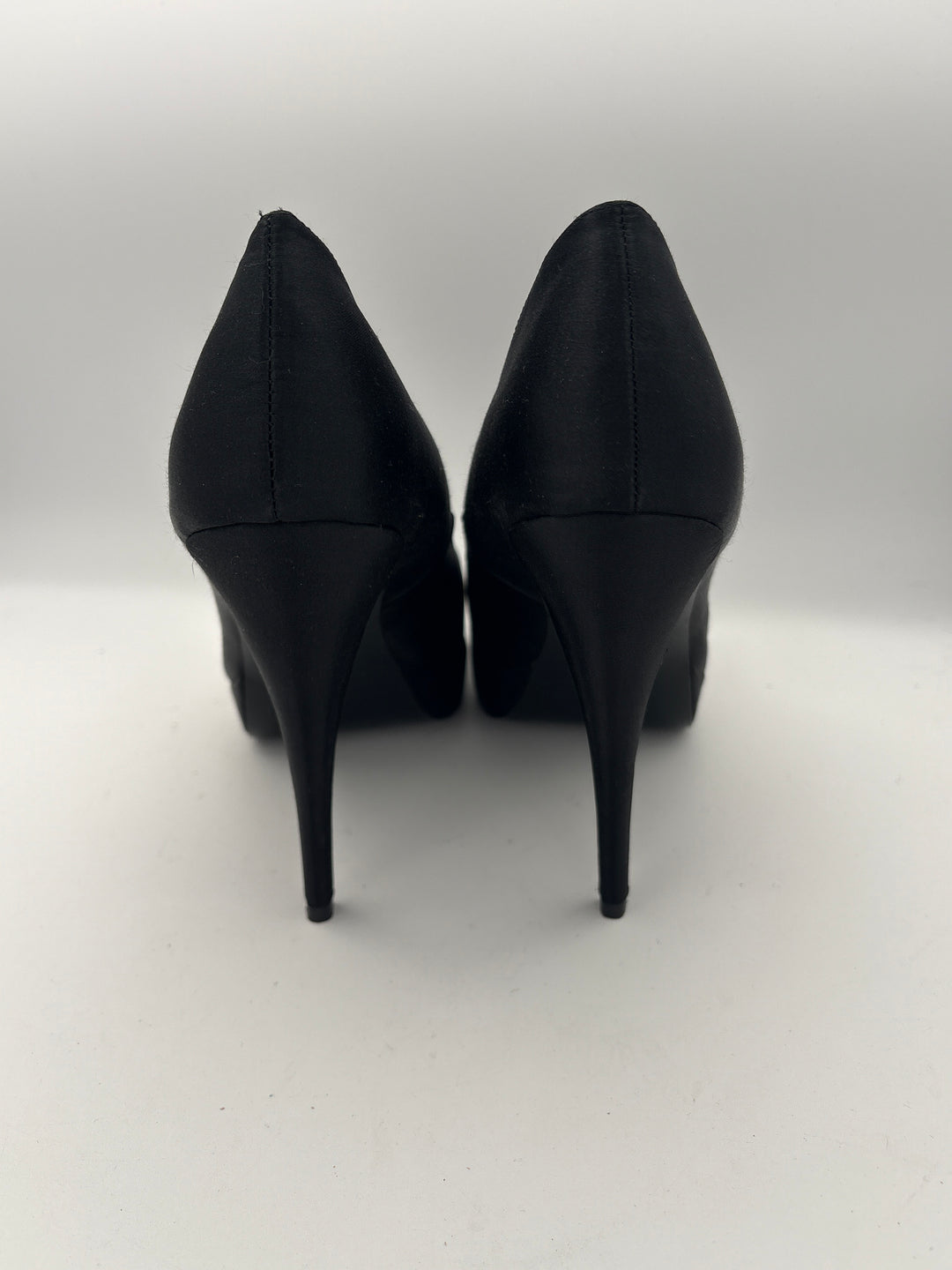 Women’s Lulu Townsend Size 10 Black Satin Pumps w/ Bow Detail
