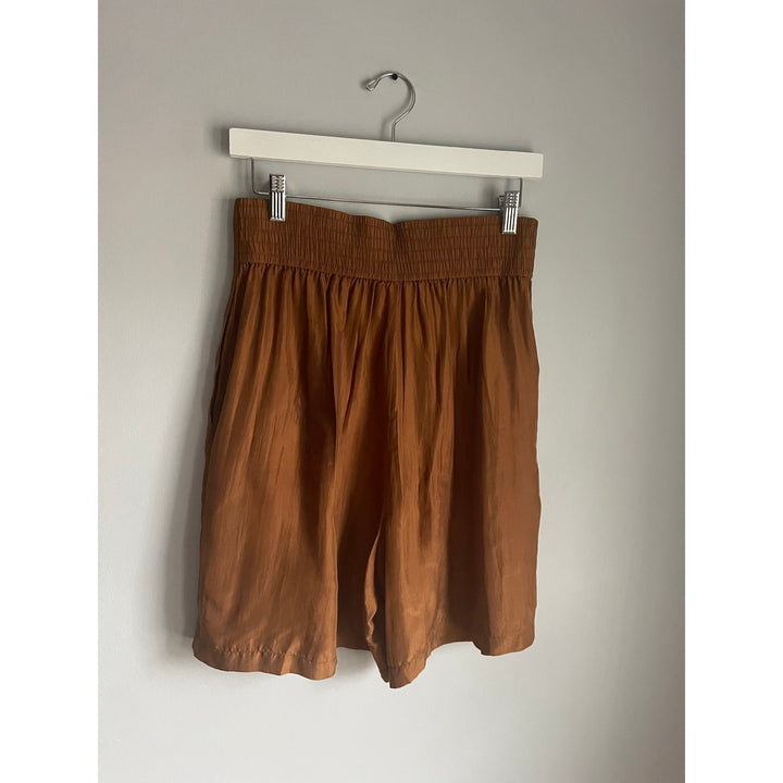 Express Brown 100% Silk tailored Shorts Flowy Rust Summer Minimalist size Medium