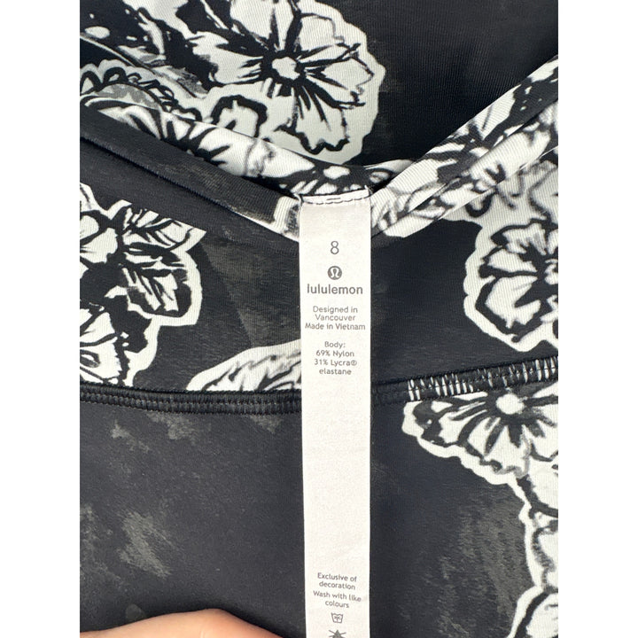 Women’s LuluLemon Size 8 Black & White Floral Sports Leggings