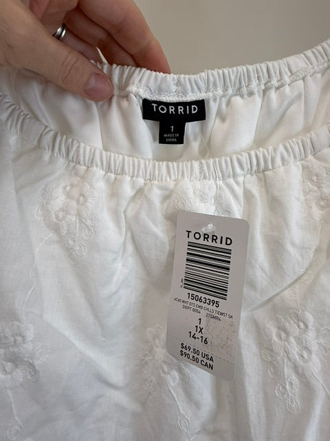 Torrid White Eyelet Embroidered Off Shoulder Dress NWT Sz1 (1X/14-16)