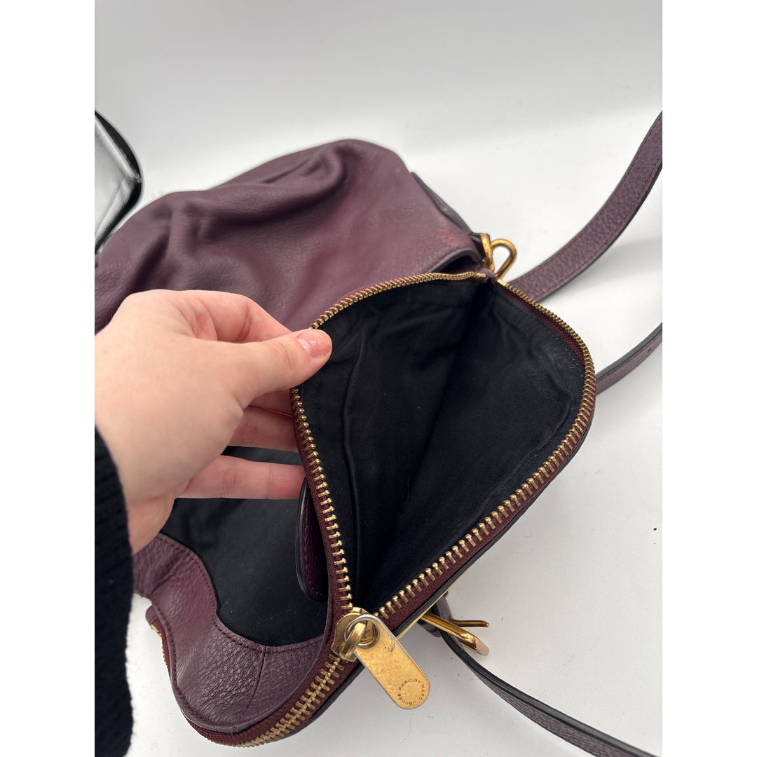 Women’s Marc Jacob’s Dark Burgundy Crossbody Purse w/ Gold Hardware.