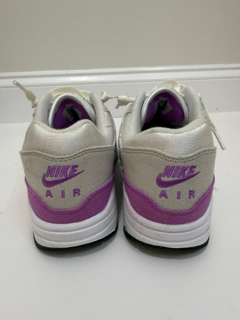 Nike Air Max 1 &