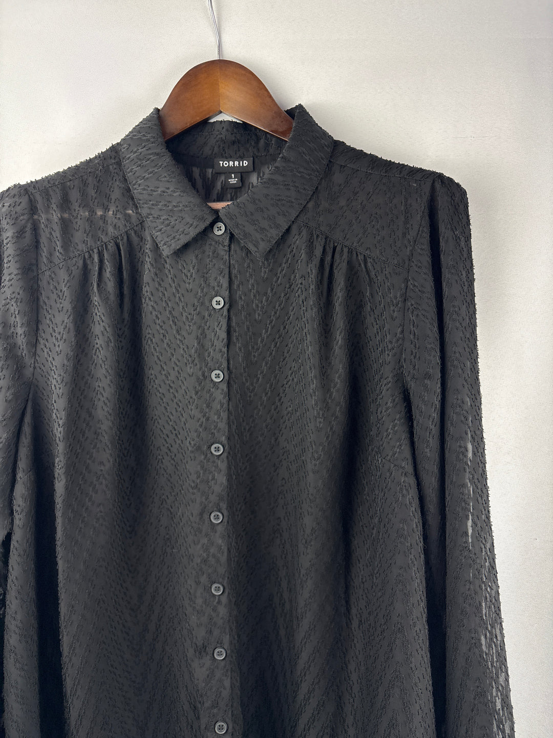 Women’s Torrid Size 1 Black Sheer Patterned Button Up Blouse