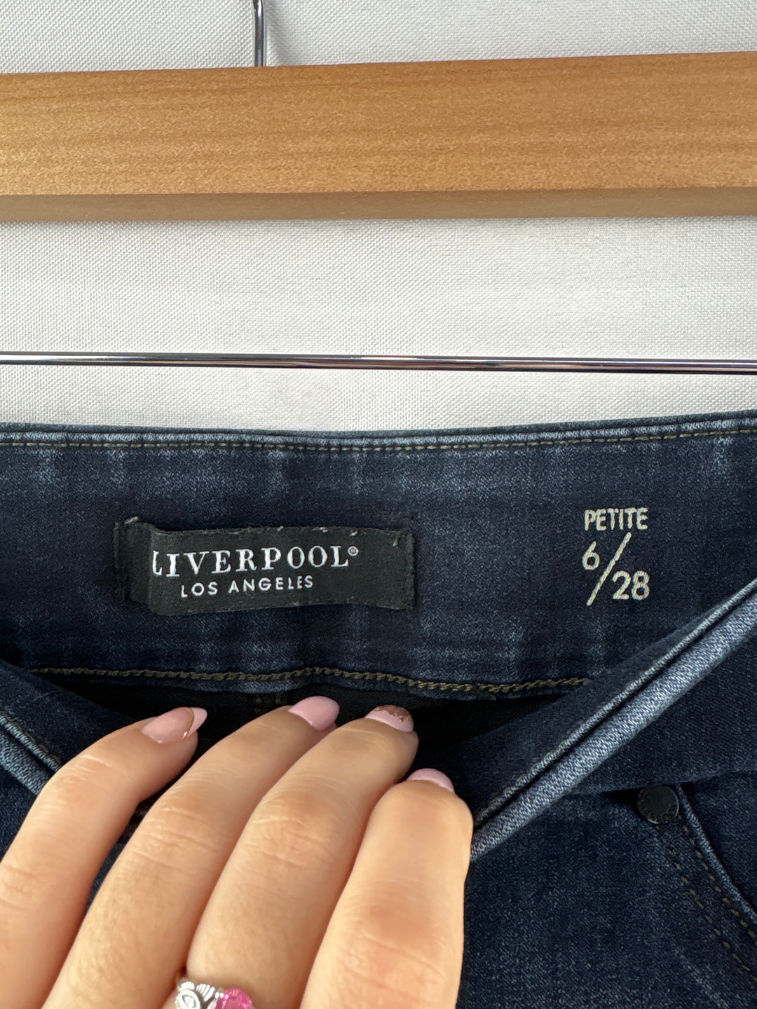 Women’s Liverpool Size Petite 6/28 Dark Blue Jeggings