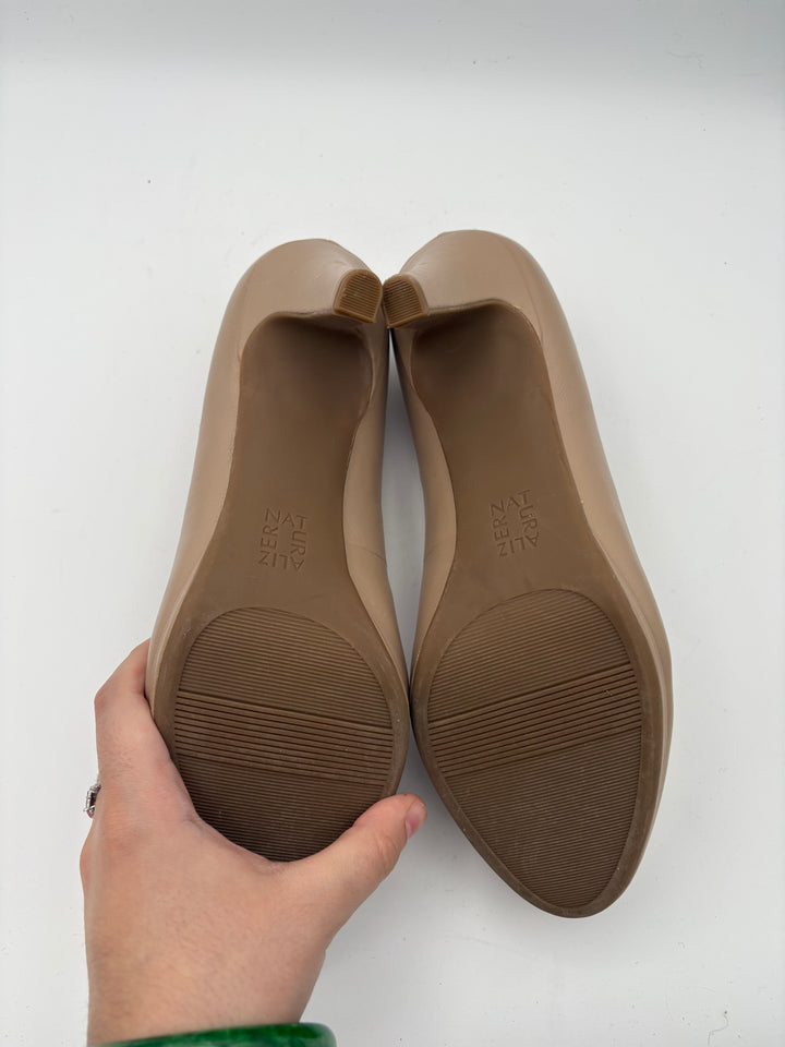 Women’s Naturalizer Size 8.5 Nude Leather Pumps