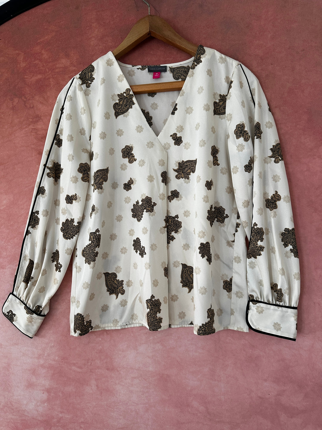 Vince Camuto Ivory Paisley Print Kimono Blouse With Contrast Piping