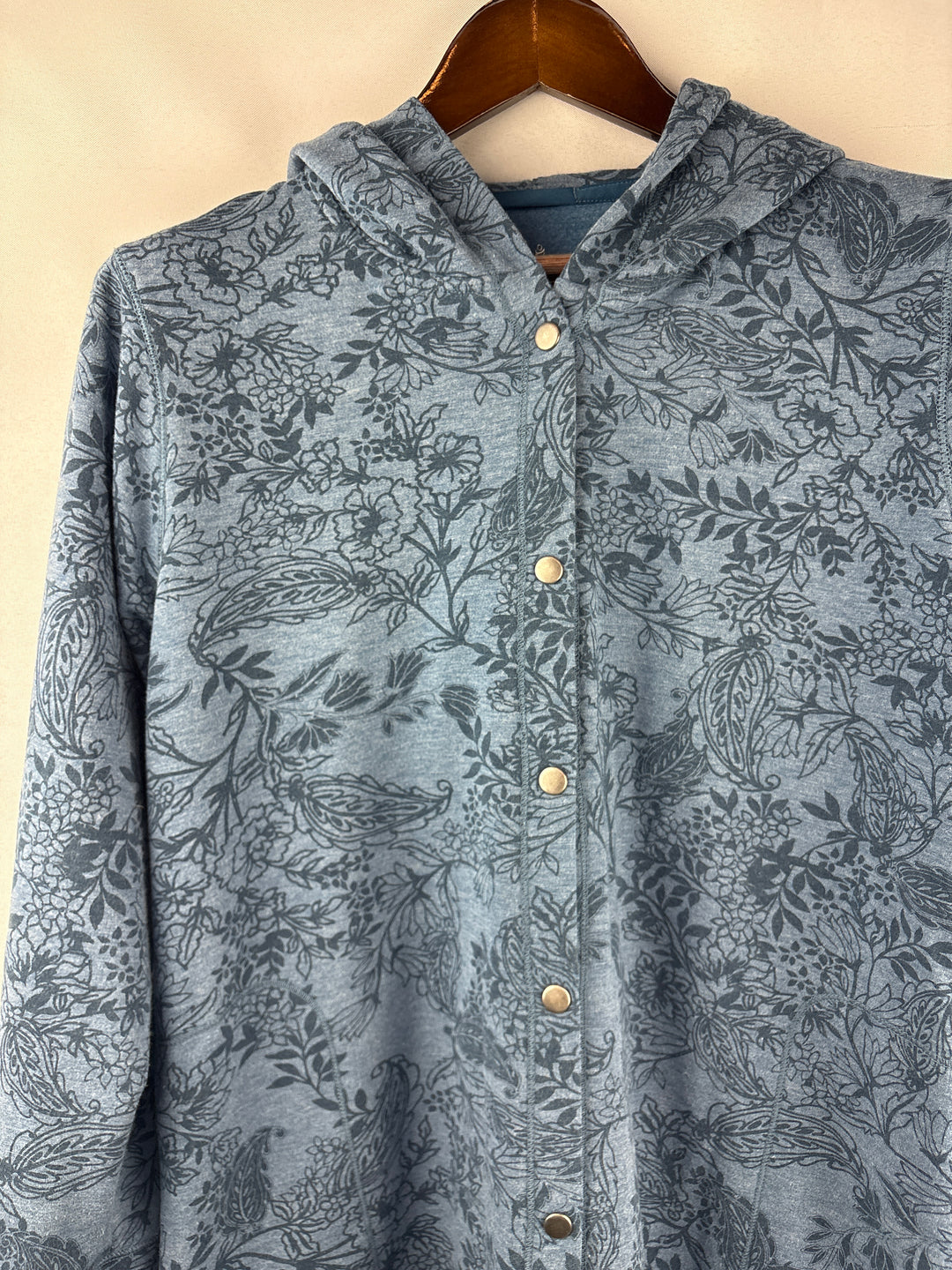 Women’s Cuddl Duds Large Blue Floral Buttoned Sweater