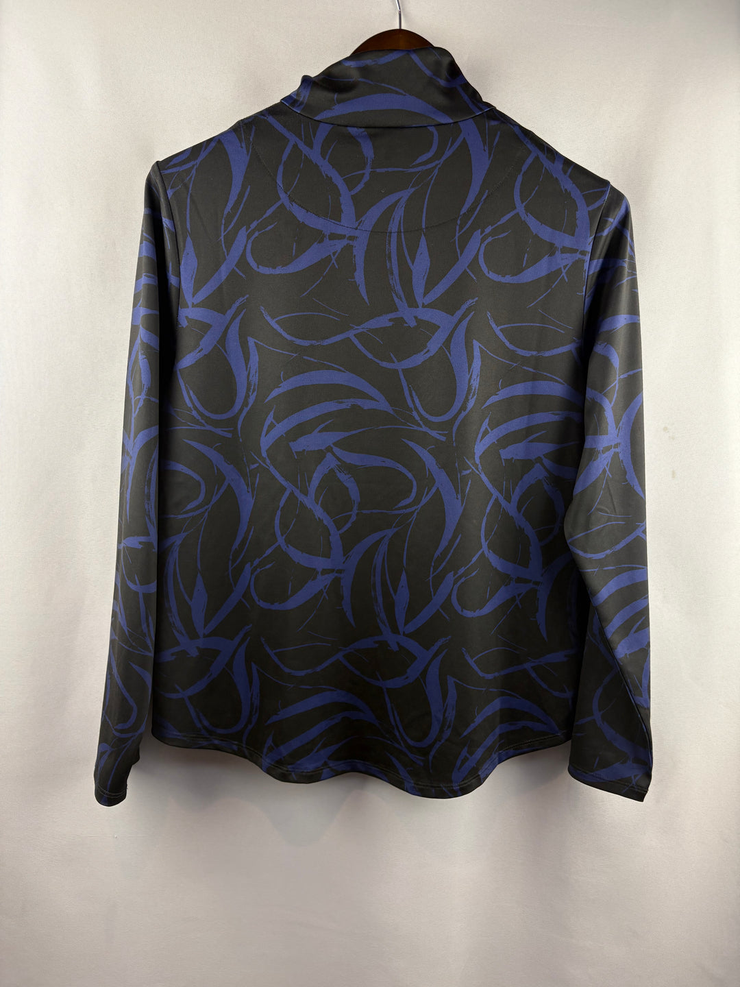 Women’s Chico’s Large Black & Blue Swipe Pattern Half Zip Athletic Shirt