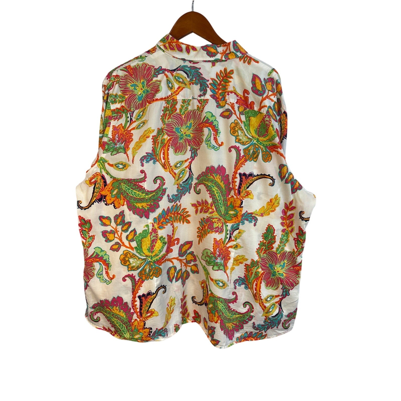 Women’s Green Label Ralph Lauren Size 3X White Paisley Button Up Shirt.