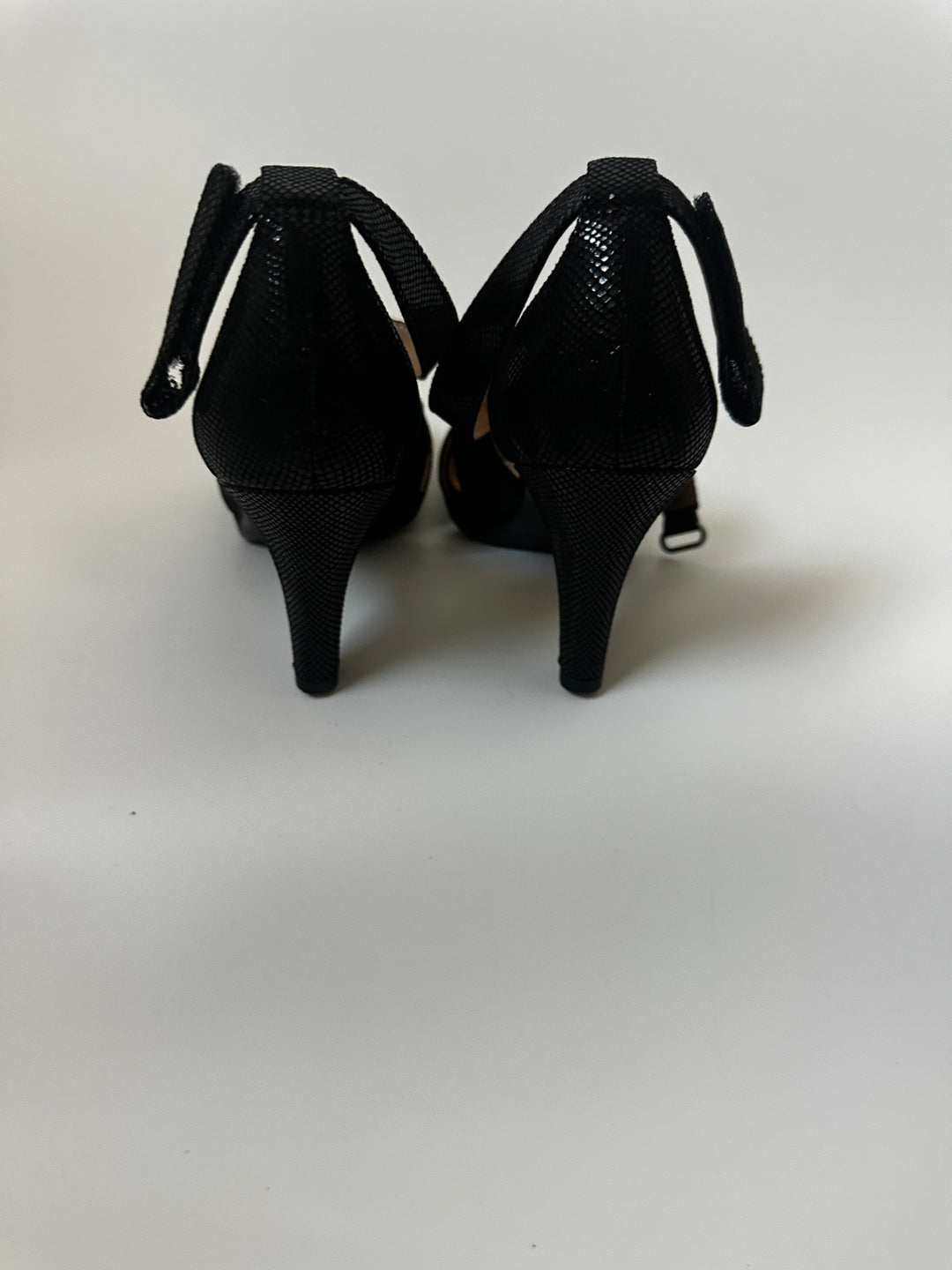 Naturalizer N5 Comfort Black Textured Strappy Heels