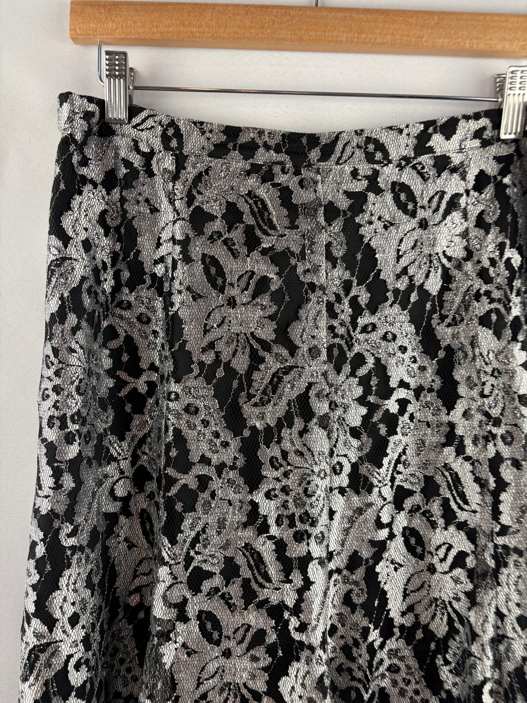 Women’s Chico’s Size 12 Black w/ Silver Florals Midi Skirt