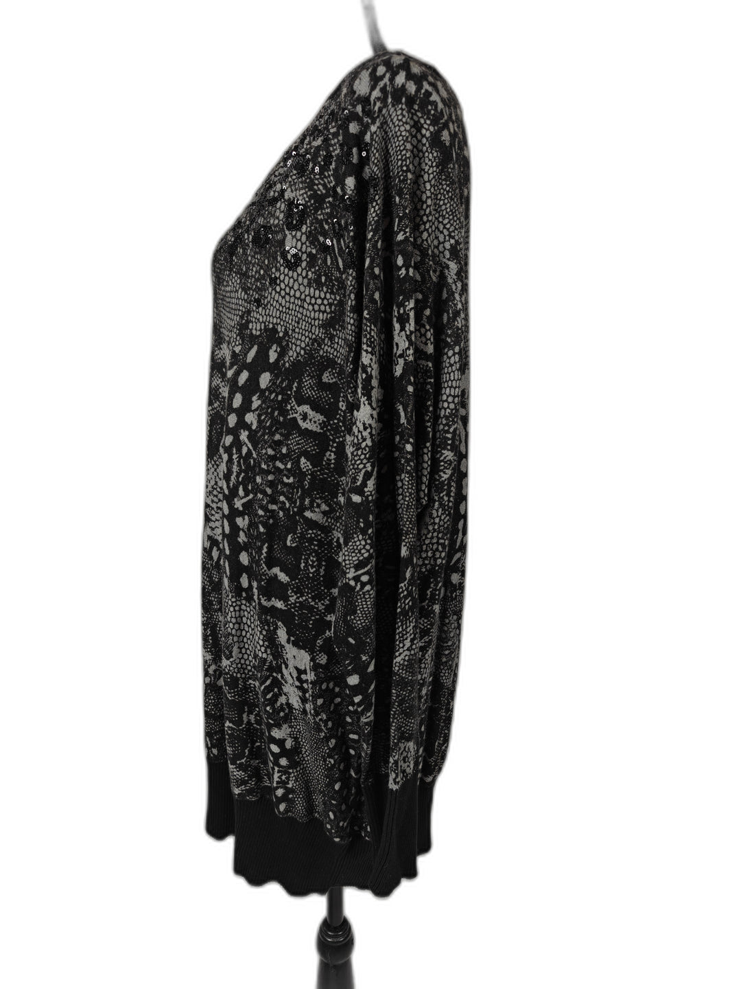Women DKNYC Sweater Tunic Black Gray Snakeskin Print Size XL