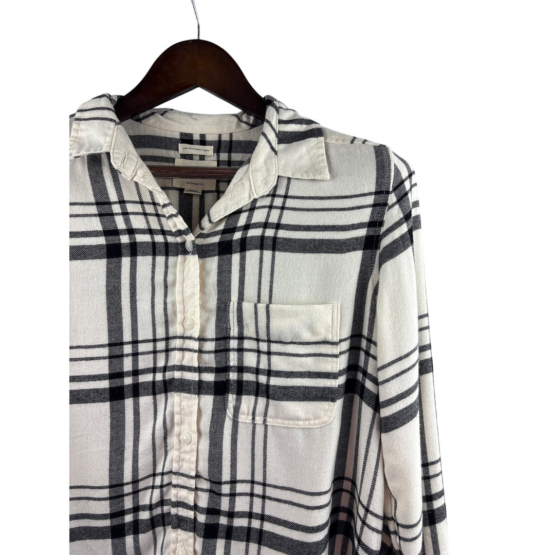 Women’s American Eagle Medium Boyfriend Fit Cream & Black Flannel