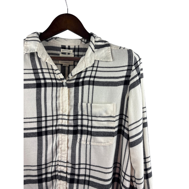 Women’s American Eagle Medium Boyfriend Fit Cream & Black Flannel