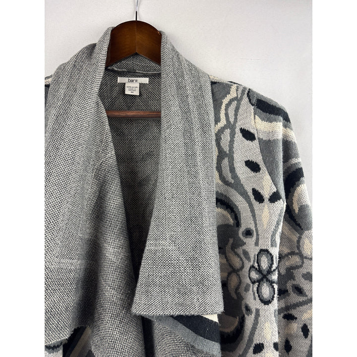 Women’s bar lll Medium Grey Patterned Cardigan