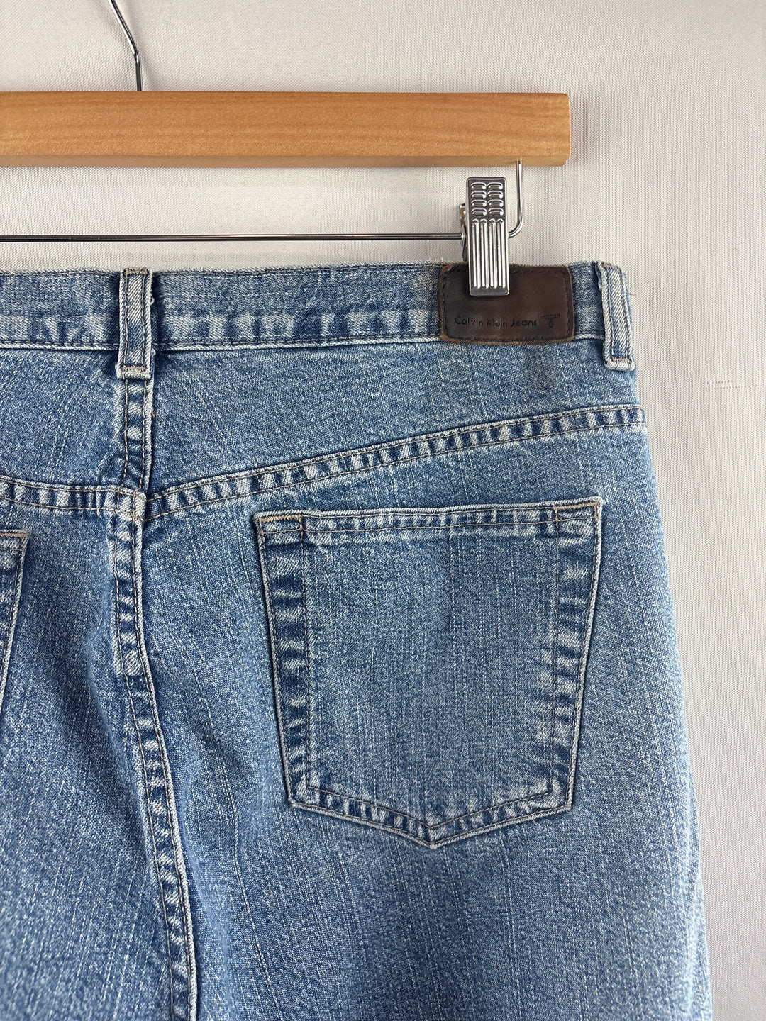 Women’s Calvin Klein Size 10 Light Wash Blue Boyfriend Jeans