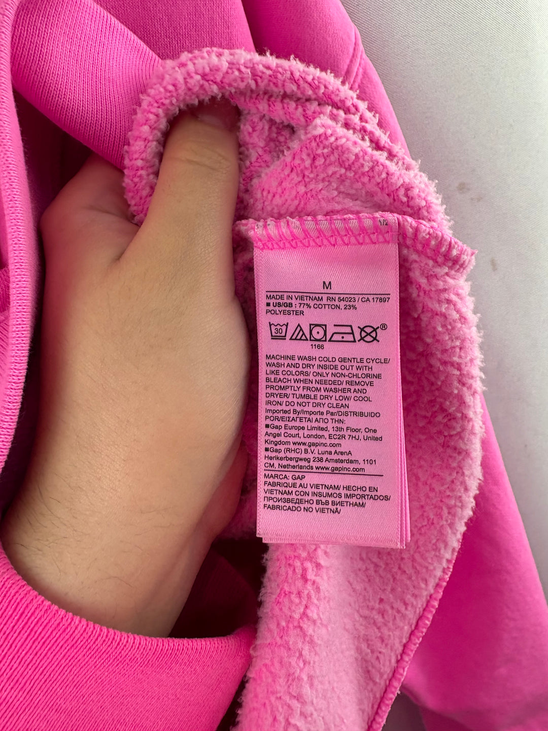 Women’s GAP Medium Neon Pink Crewneck Sweater