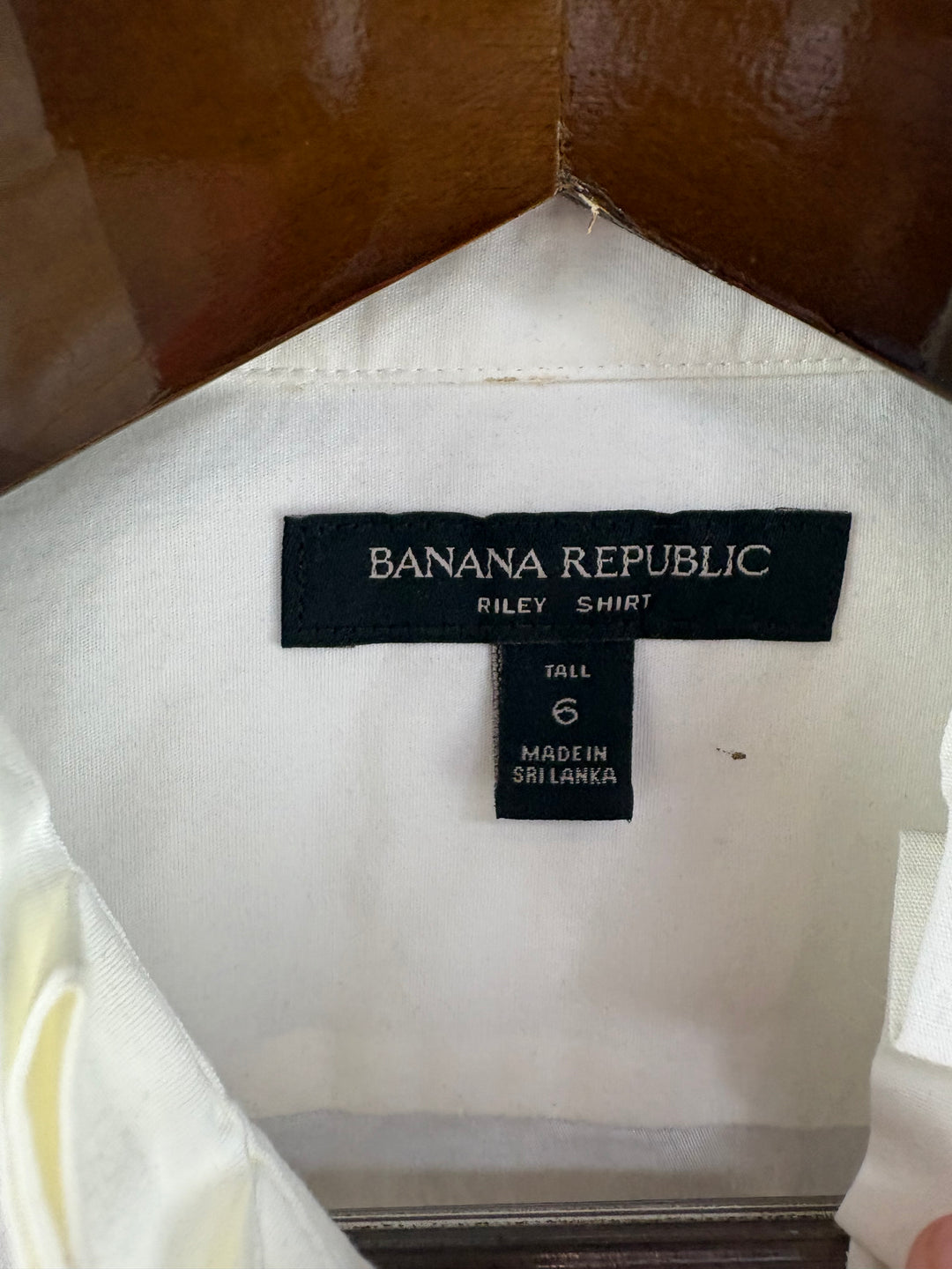 Women’s Banana Republic Size 6 White Button Up Blouse