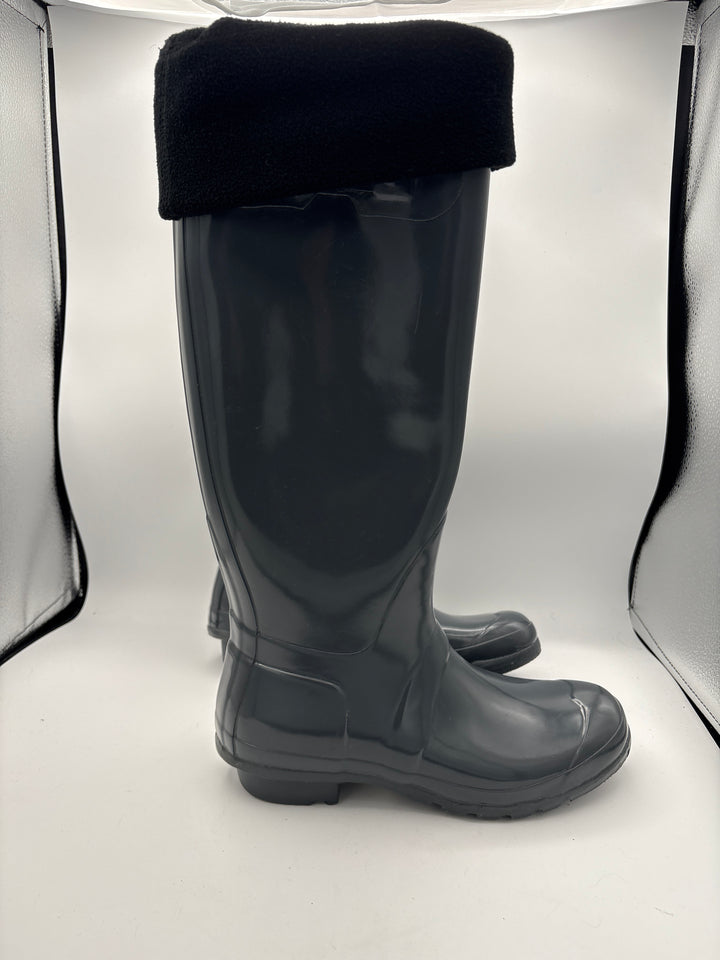 Women’s Hunter Size 9 Clay Gray Rain Boots w/ Black Fleece Socks