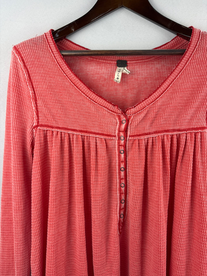 Women’s We the Free Large Faded Orange Henley Top