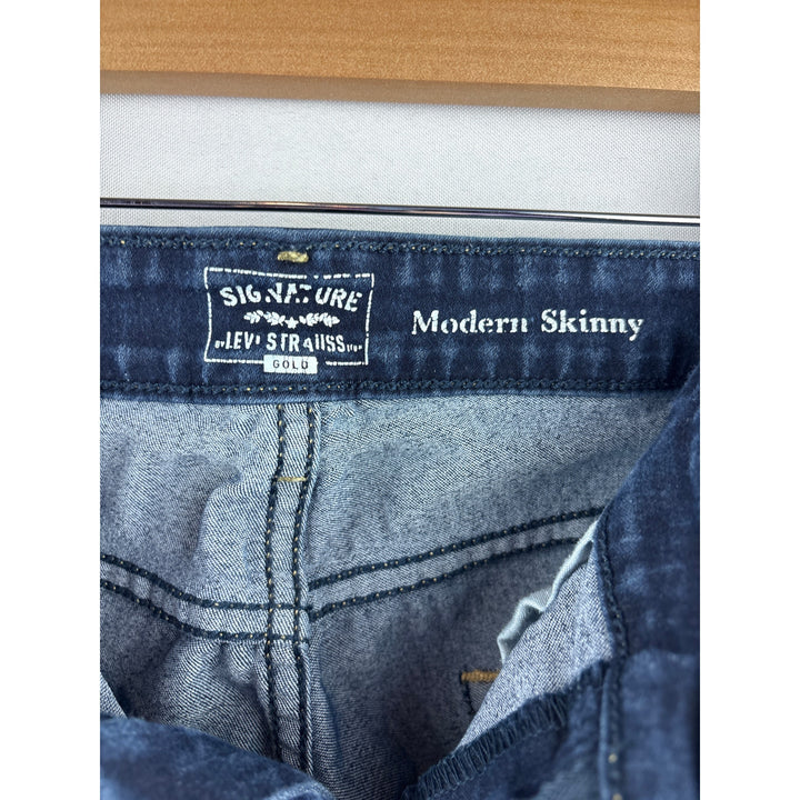 Women’s Levi’s Size 14 Dark Washed Blue Skinny Jeans