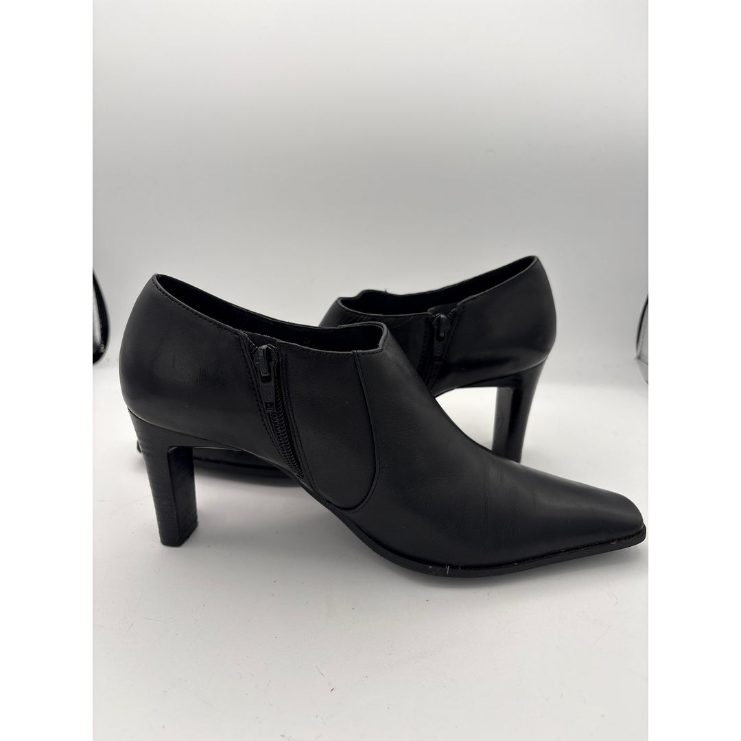 Women’s Bandolino Size 8 Black Soft Leather Ankle Boot Heels