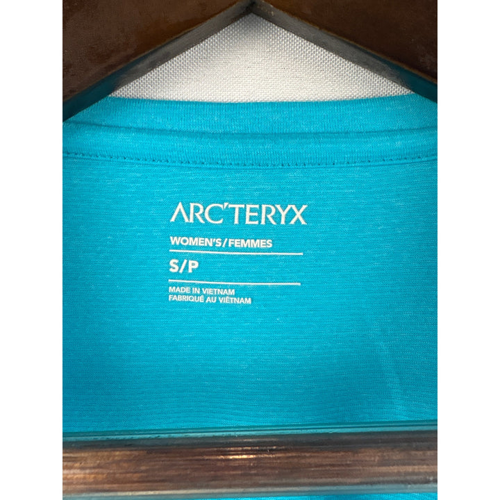 Women’s Arc’Teryx Small Bright Aqua Short Sleeve Sports Shirt
