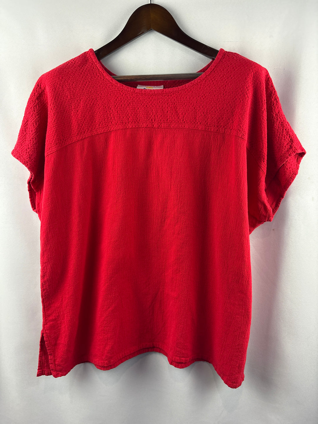 Women’s Dunes Size 1X Bright Red Short Sleeve Blouse