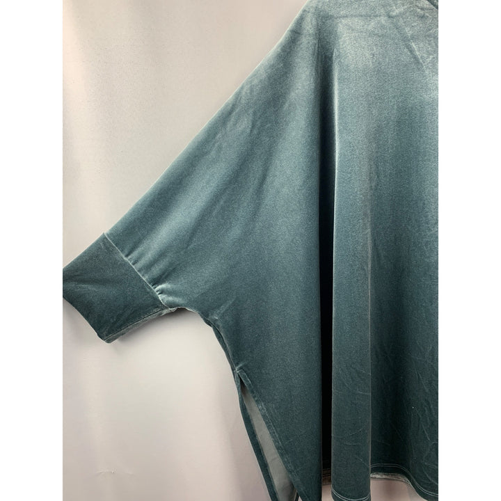 Women’s Wynne Layers Gray Velvet Pull Over Shirt Size 1X