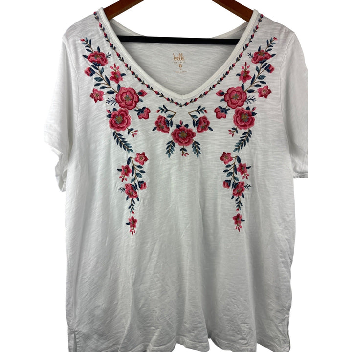 Belle Kim Gravel 1X Hand Embroidered Floral White Tee