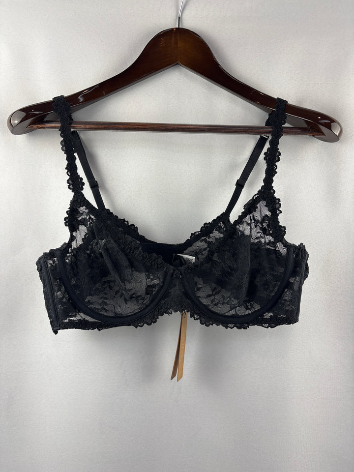 Women’s Skims Size 38C Black Lace Bra w/ Floral Details
