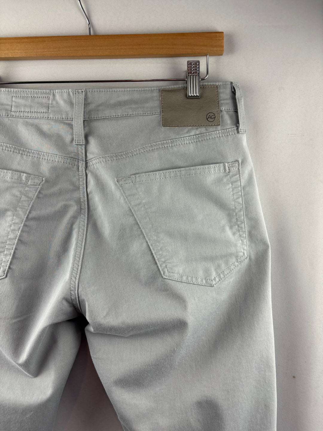 Men’s AG Los Angeles Size 32x34 Light Gray Slacks