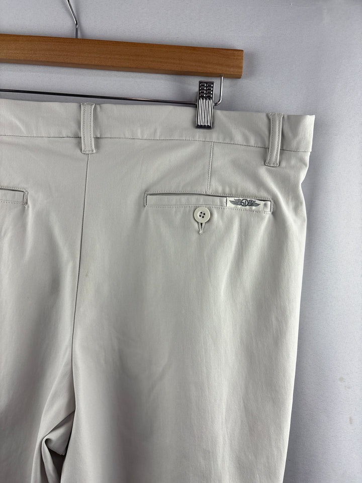 Men’s Straight Down Size 36 Khaki Golf Shorts