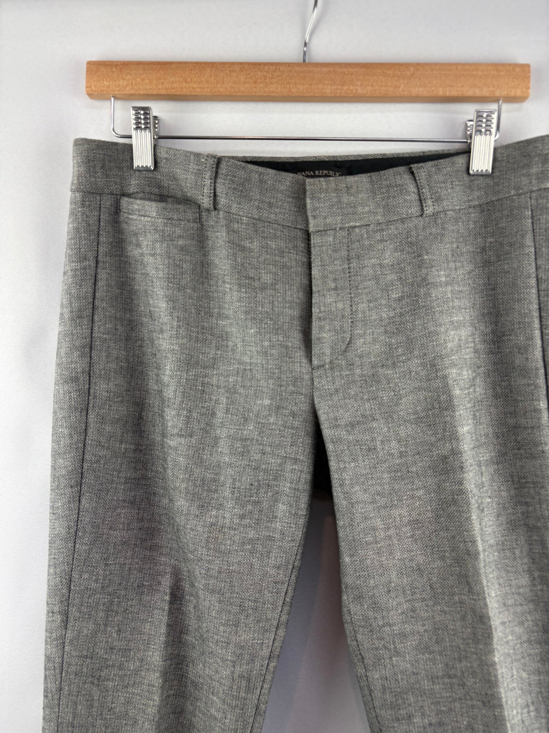 Women’s Banana Republic Size 4 Gray Pleated Slacks