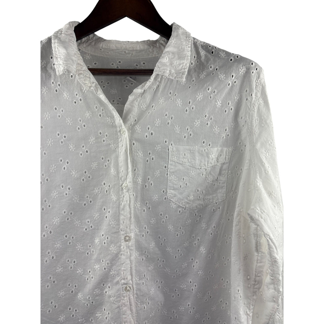Women’s Old Navy XXL White Floral Embroidered Button Up