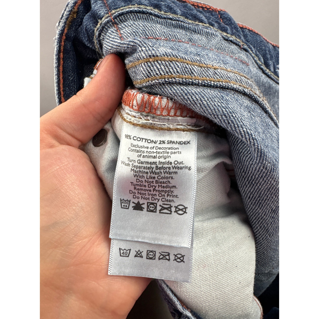 Men’s Eddie Bauer Size 34/32 Medium Washed Blue Jeans