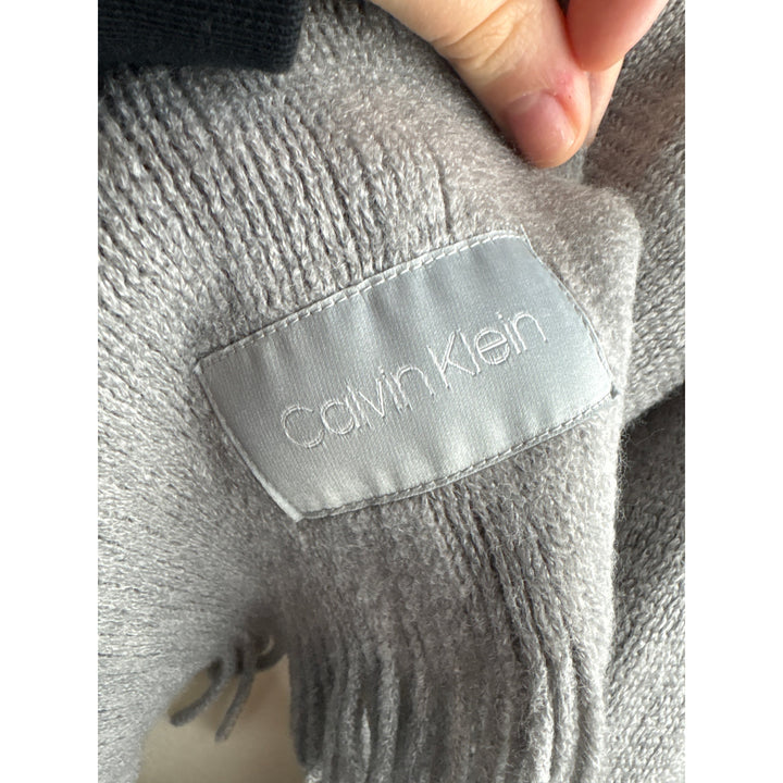 Women’s Calvin Klein Loght Grey Tasseled Scarf