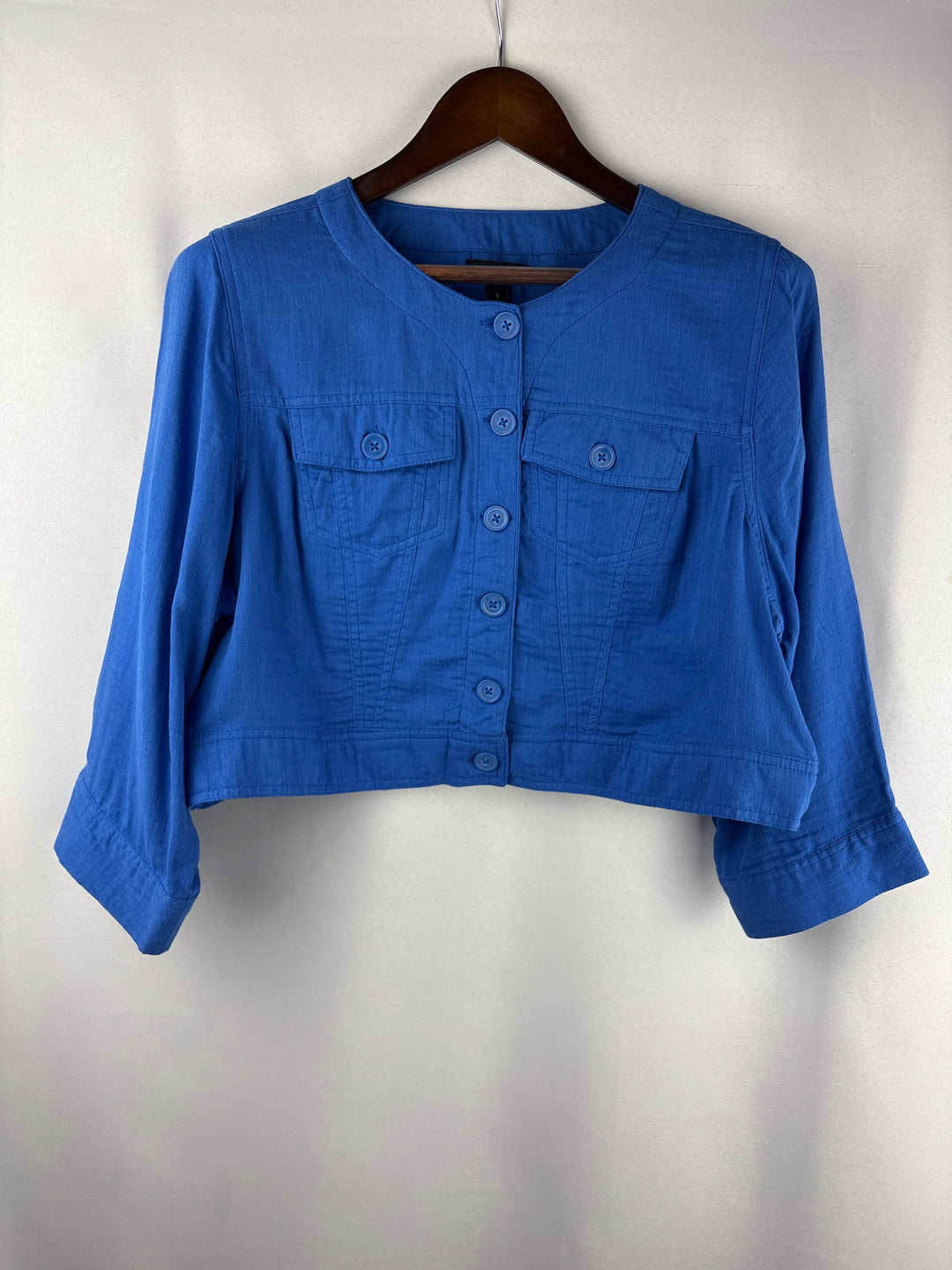 Women’s Torrid Size 1 Blue Cropped Button Up