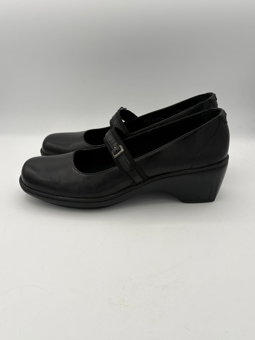 Women’s Clark’s Size 8 Black Leather Mary Jane’s